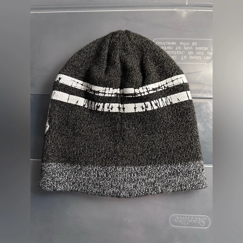 Gray Skull Beanie - Picture 4 of 6